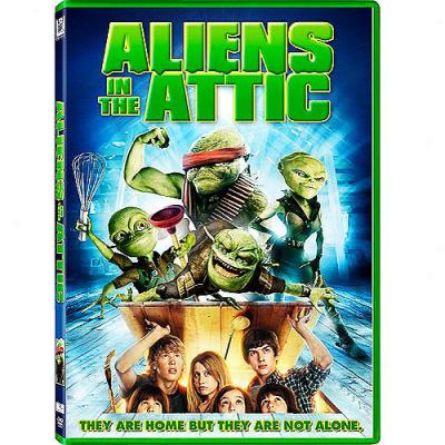 Aliens In The Attic (widescreen)