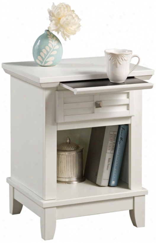 Arts And Crafts White Trellis Pull-ojt Tray Night Stand (w3264)