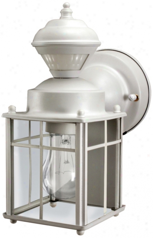 Bayside Mission Whlte Finish Energy Sta5&#174; Outdoor Light (h6914)