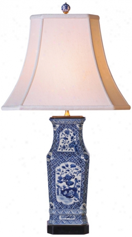 Blue And White Contoured Square Porcelain Vase Table Lamp (g7057)