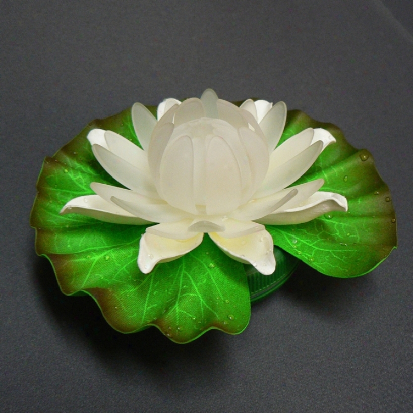 Color Cahnging Led Floating Water Lily (w9117)