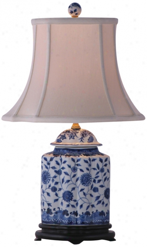 Floral Blue And White Scalloped Porcelain Vase Table Lamp (g7067)