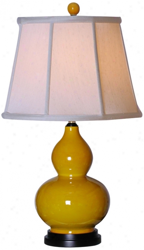 Golden Yellow PorcelainG ourd Base Table Lamp (g7095)