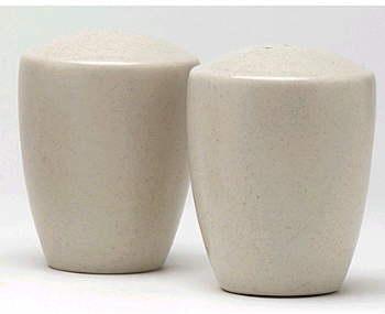 Noritake Colorwave Cream Salt Shaker