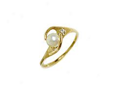 5mm Pearl Ring With Diamond