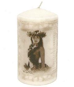 Kim Taylor Reece Candle-makaki'i