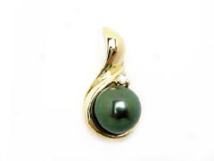 Tahitian Pearl Pendant With Diamonds