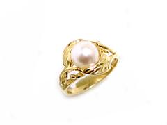 White Pearl Ring Wiith Leaf Setting