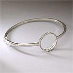 10k 0.33 Cttw. Diamond Circle Bangle Braceket