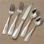 Reed & Barton Silvery Scroll 65pc 18/10 Flatware